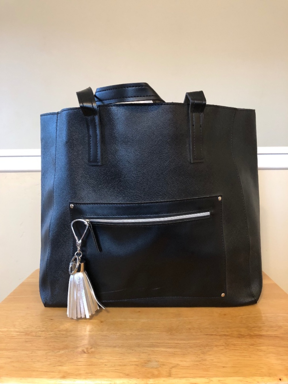 Bath & Body Works Black Tote Bag w/Silver Tassel KeyChain